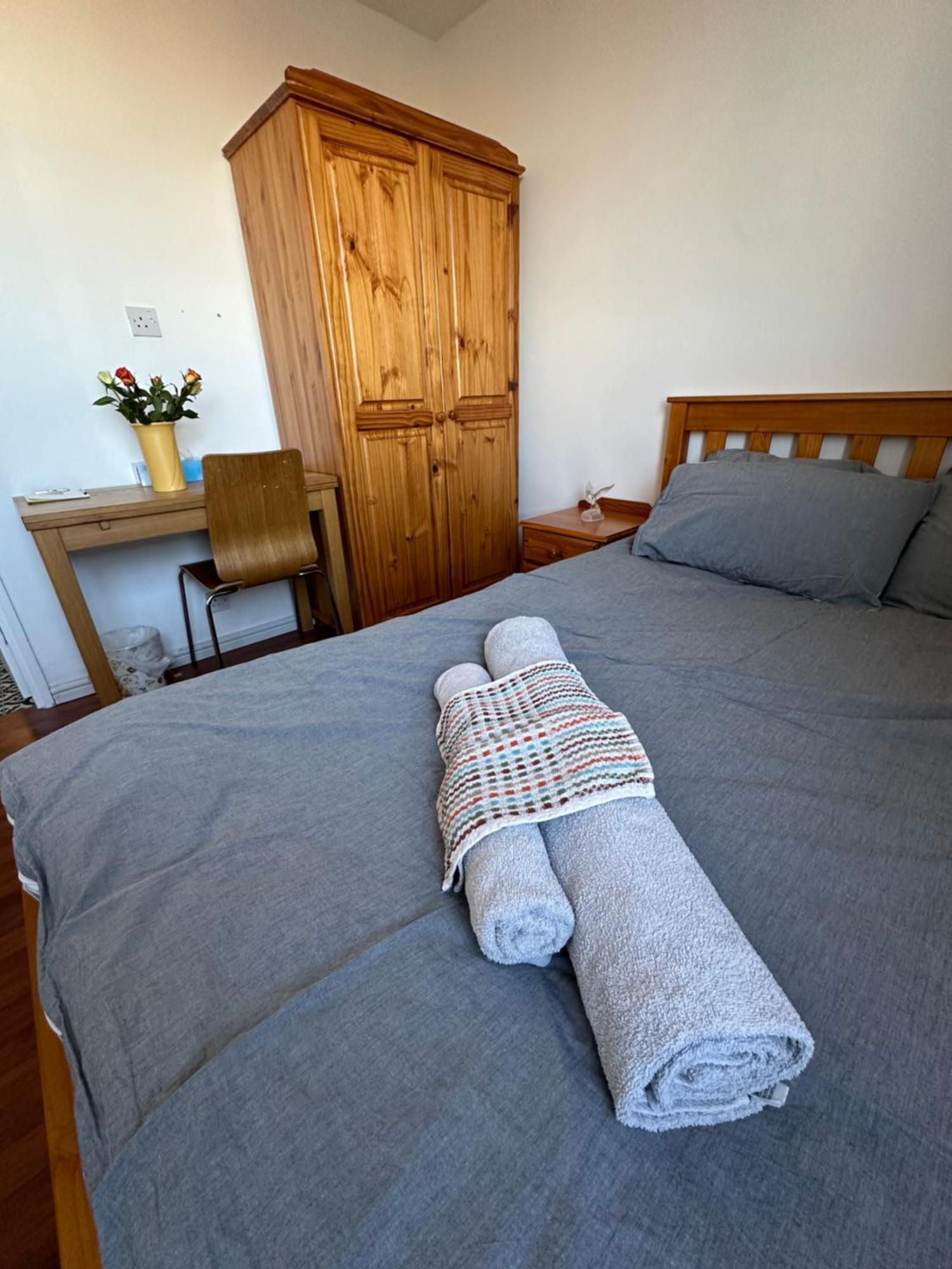 Bed and Breakfast Elkington Point Лондон Экстерьер фото